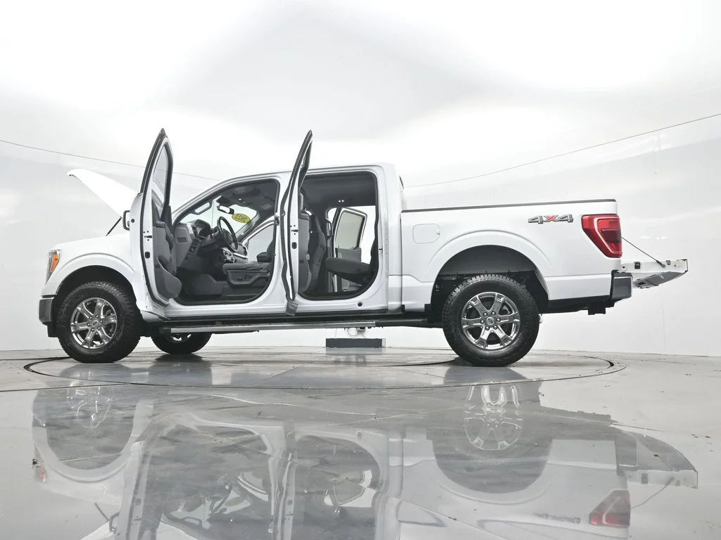 Used 2022 White Ford XLT image 45