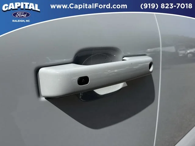 Used 2023 White Ford XLT image 15