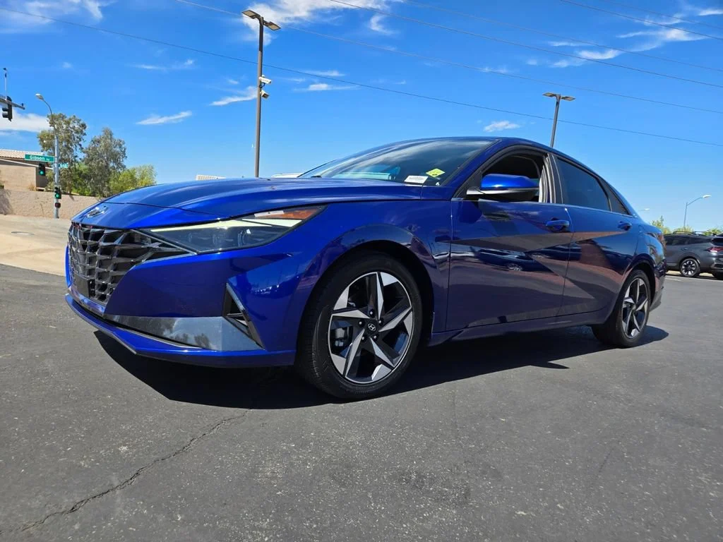 Used 2022 Intense Blue Hyundai Limited image 2