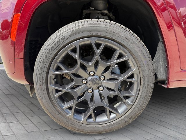 Used 2026 Red Jeep Summit image 9