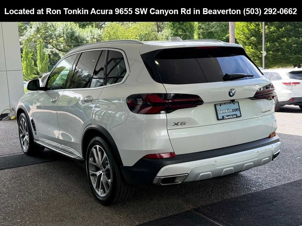 Used 2024 Alpine White BMW xDrive40i image 5
