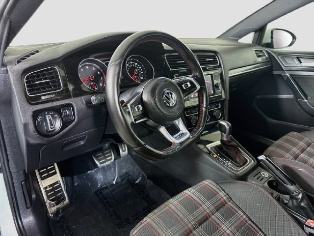 Used 2019 Pure White Volkswagen Autobahn image 18