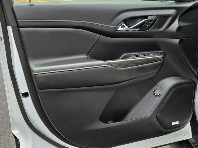 Used 2023 White GMC SLT image 15