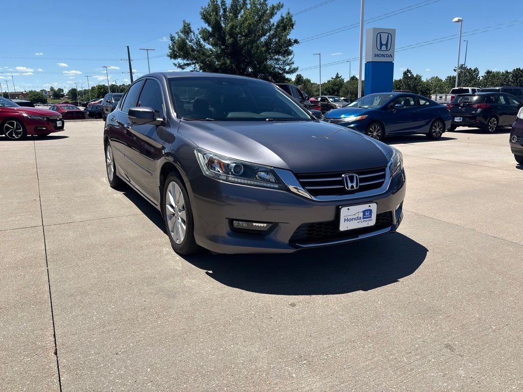 Used 2014 Gray Honda EX-L image 3