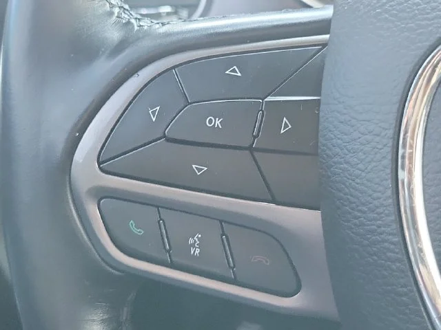Used 2021 Black Dodge SXT image 24