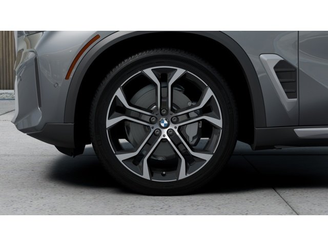 New 2026 Gray Metallic BMW xDrive40i image 7
