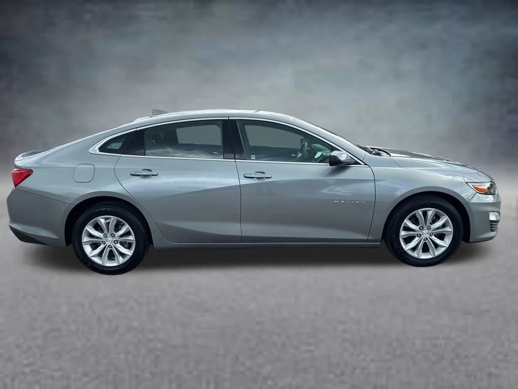 Used 2025 Sterling Gray Metallic Chevrolet 1LT image 7