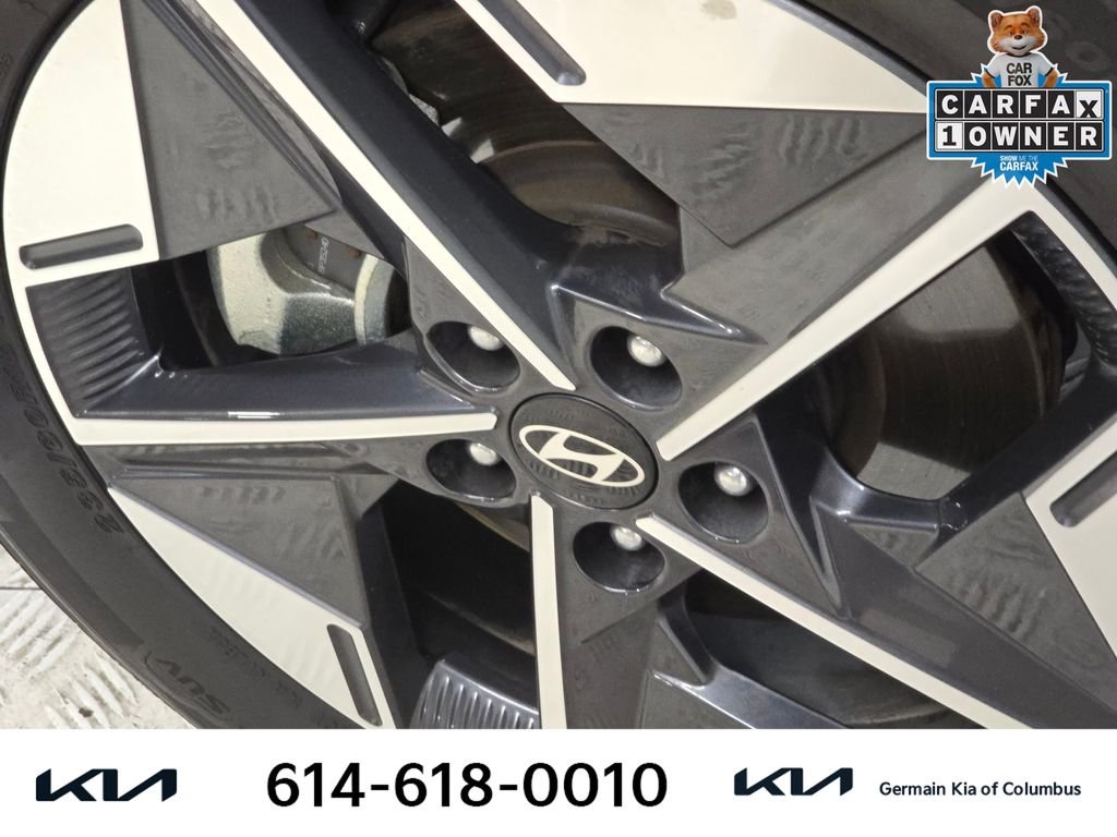 Used 2025 Black Hyundai SEL image 13