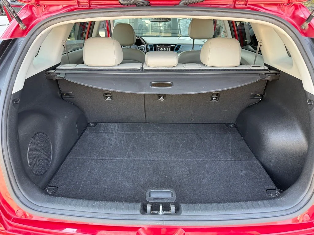 Used 2018 Red Kia Touring image 17