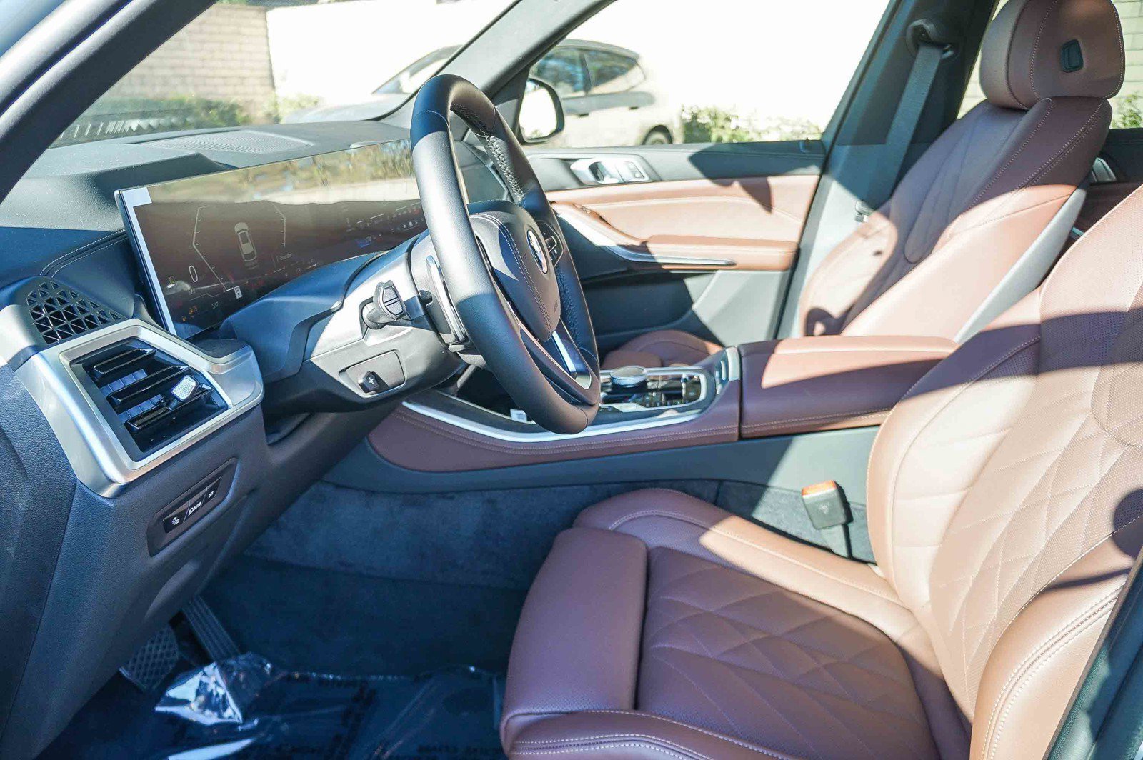 New 2026 Mineral White Metallic BMW xDrive50e image 20