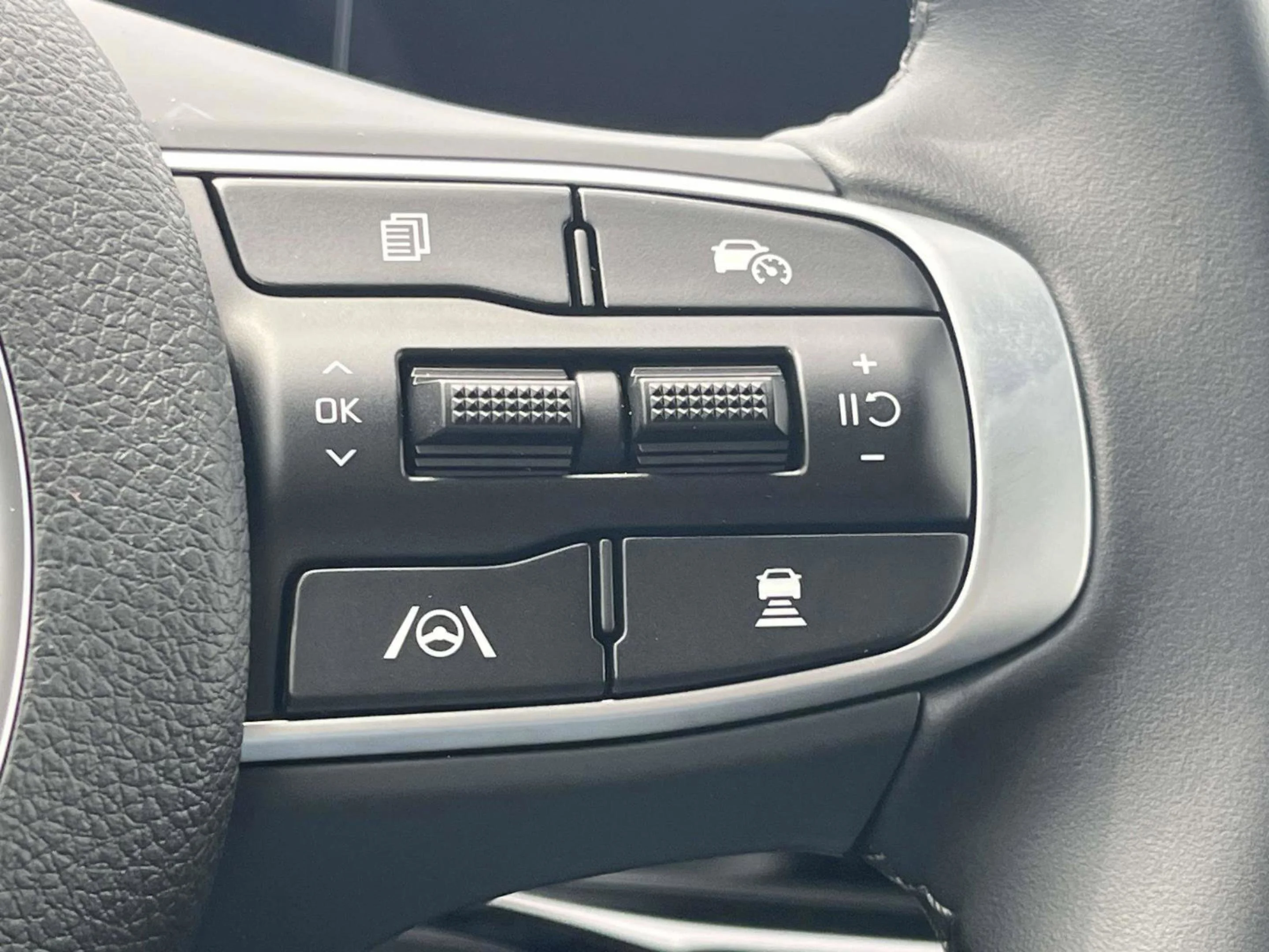New 2026 Interstellar Gray Kia EX image 25