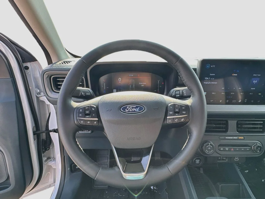 Used 2025 Oxford White Ford Lariat image 10