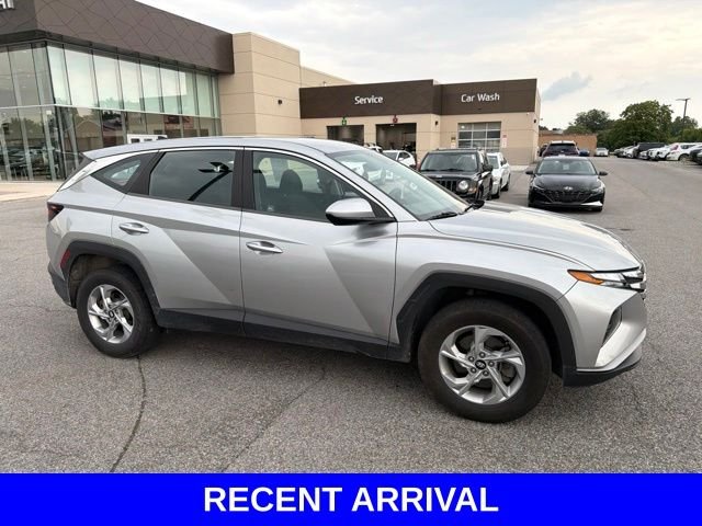 Used 2022 Silver Hyundai SE image 22