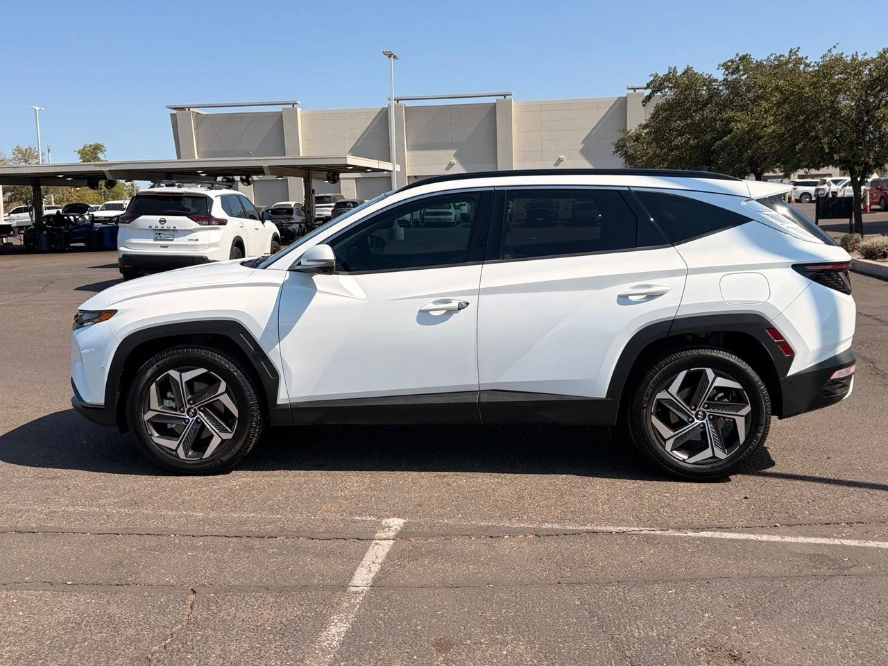 Used 2022 Quartz White Hyundai Limited image 2