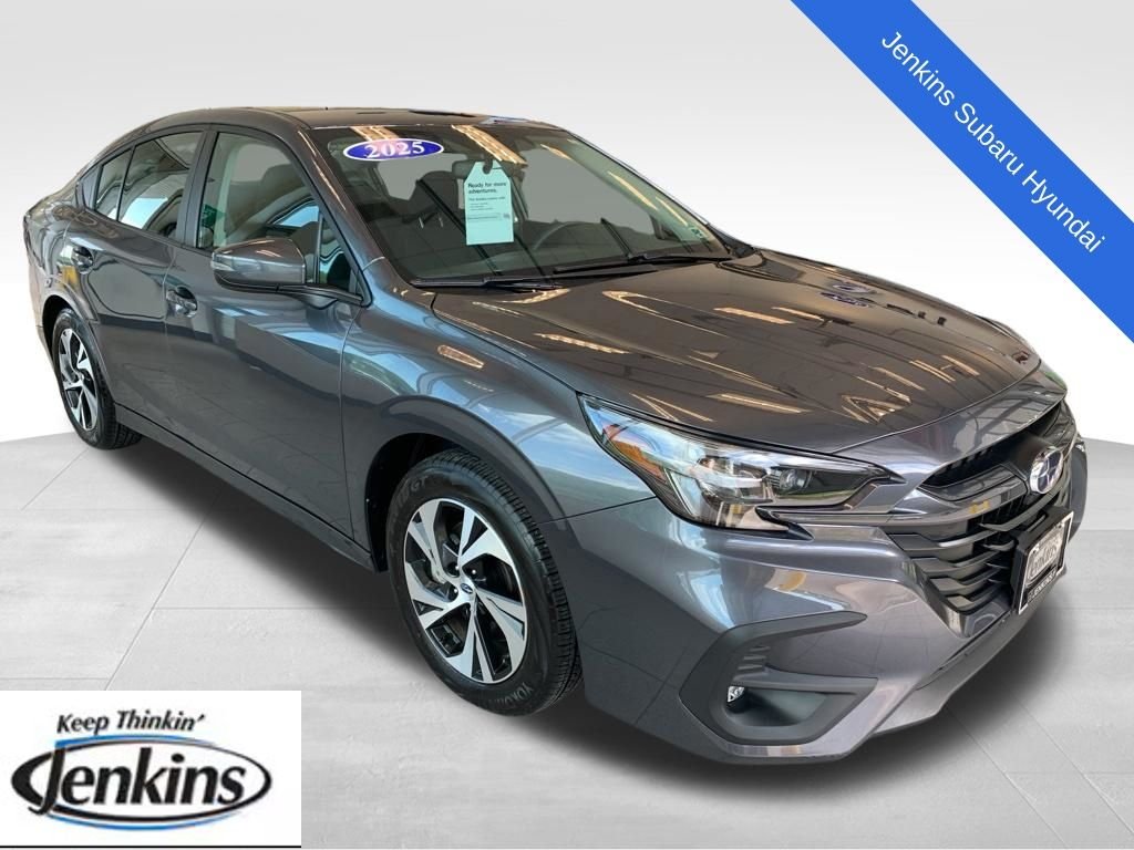 2025 Subaru Legacy Premium's photo
