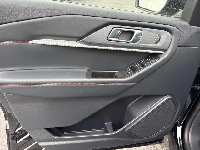 New 2026 Agate Black Metallic Ford ST-Line image 41