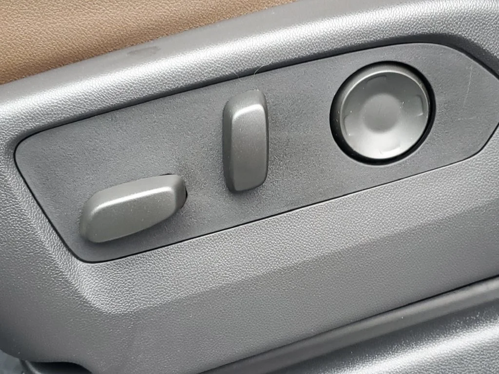 2027 Chevrolet Suburban High Country - Photo 6