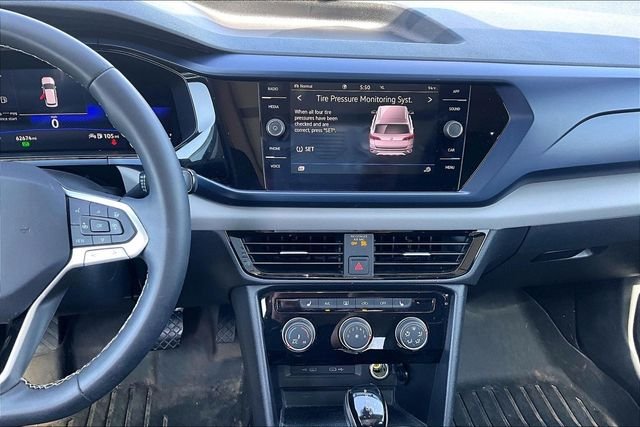 Used 2023  Volkswagen 1.5T SE image 4