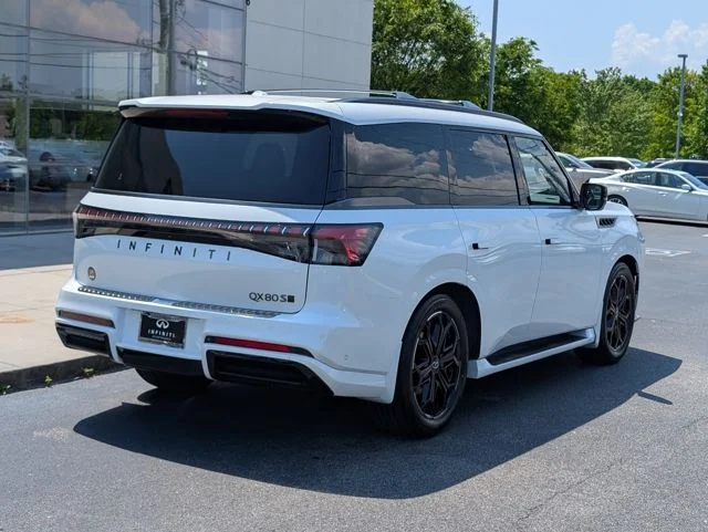 New 2026 RADIANT WHITE INFINITI SPORT image 7