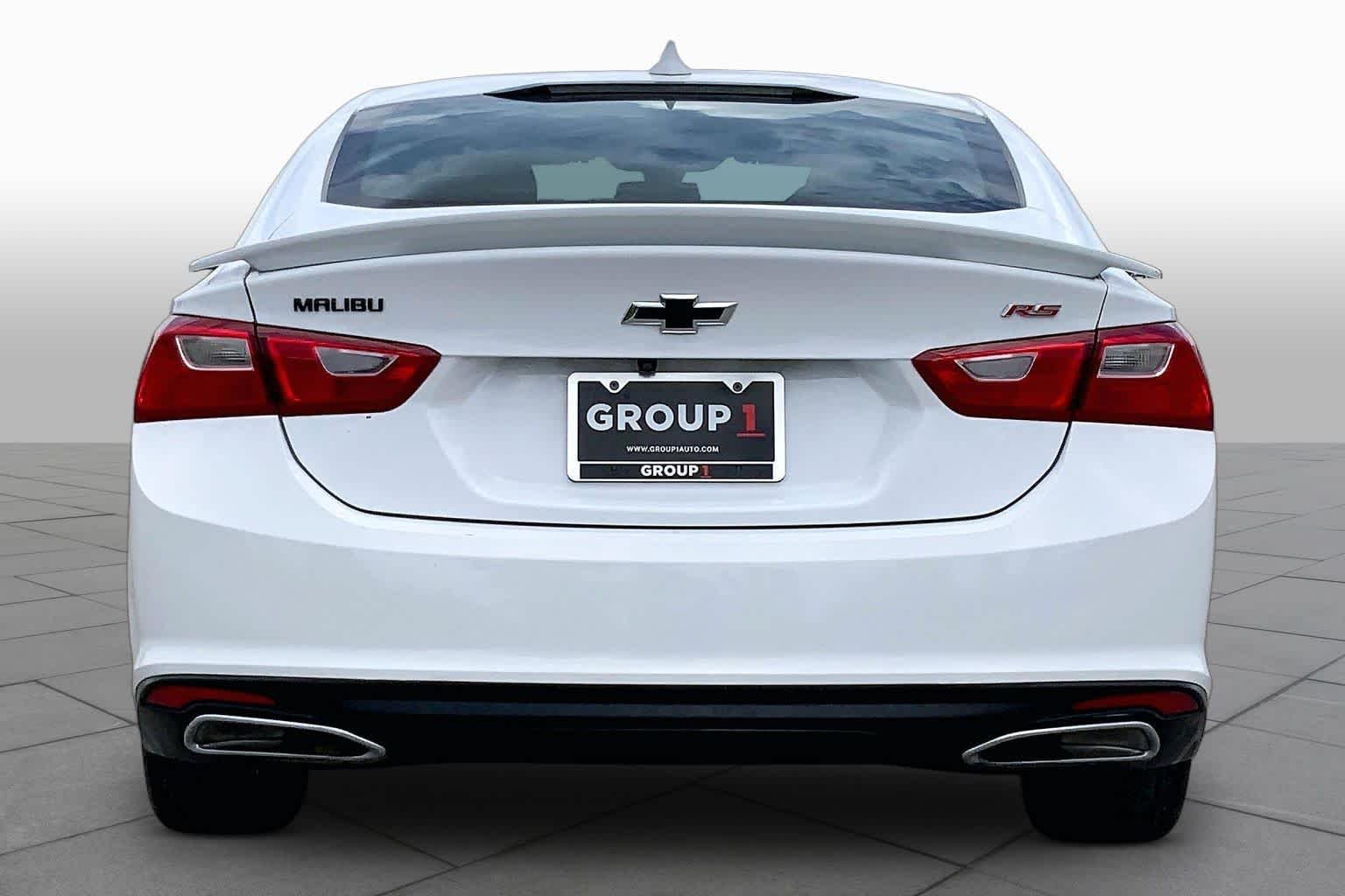 Used 2022 Summit White Chevrolet RS image 5