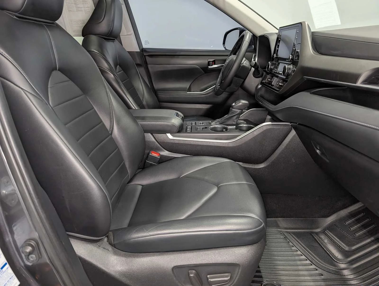 Used 2021 Magnetic Gray Metallic Toyota XLE image 47