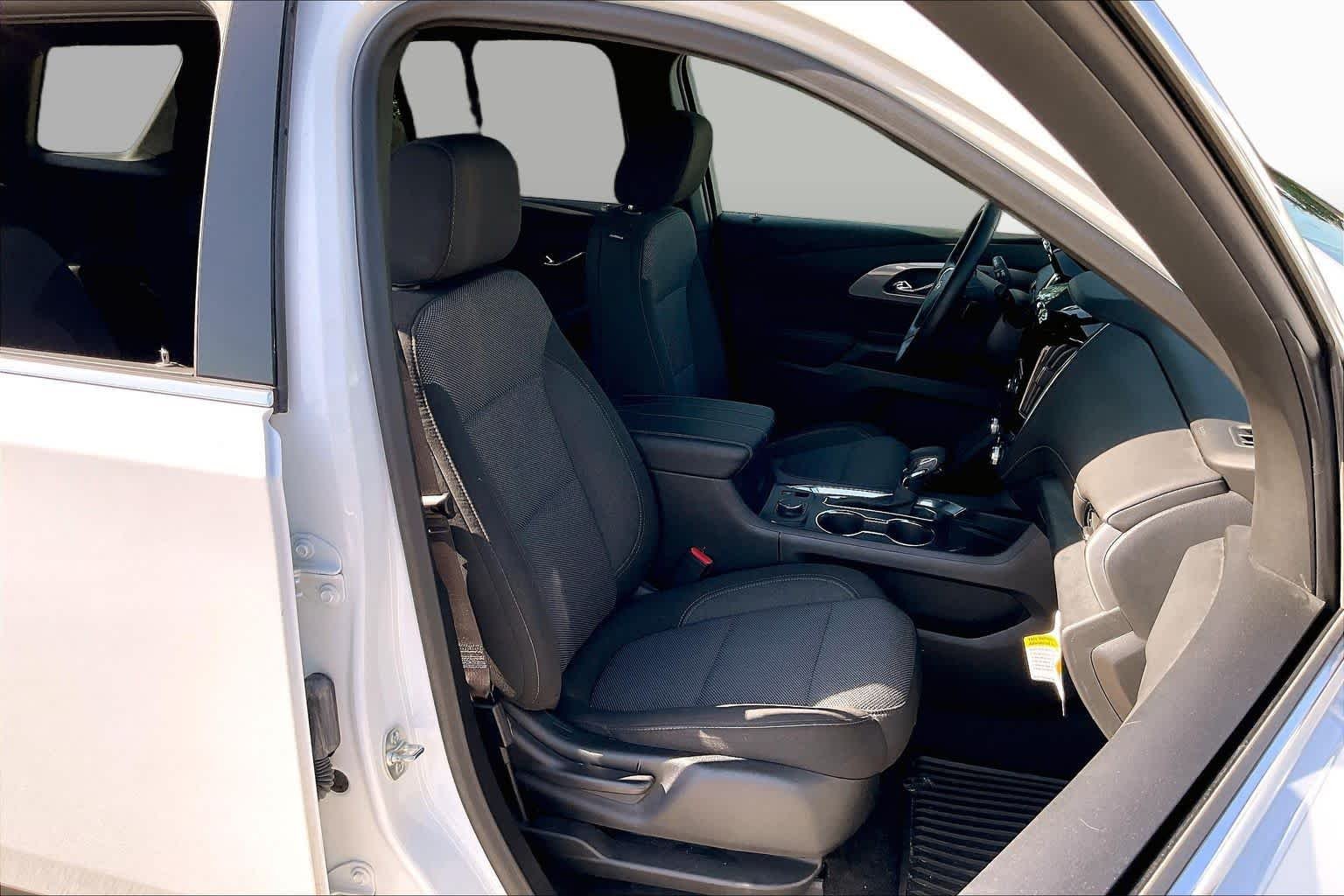 Used 2023 Summit White Chevrolet LT Cloth image 7