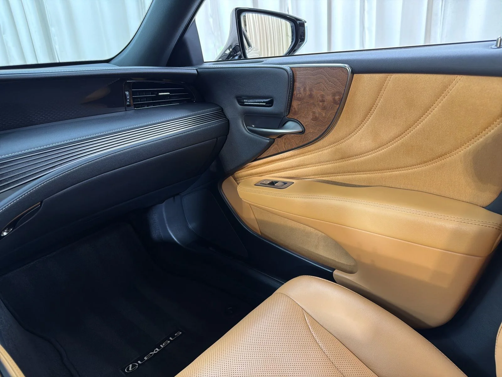 2021 Lexus LS Base - Photo 48
