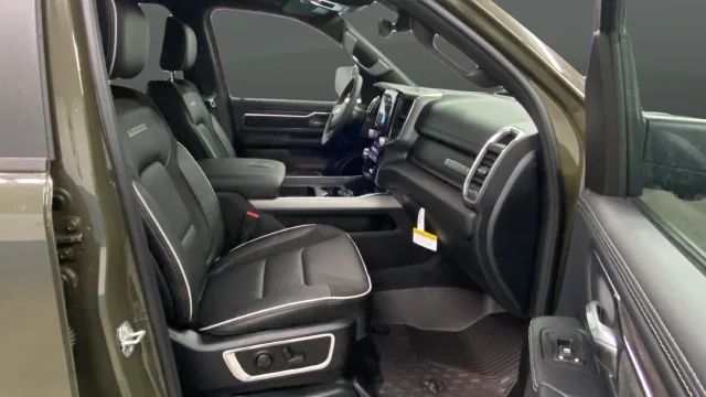 New 2027 Tank Exterior Paint RAM Laramie image 25