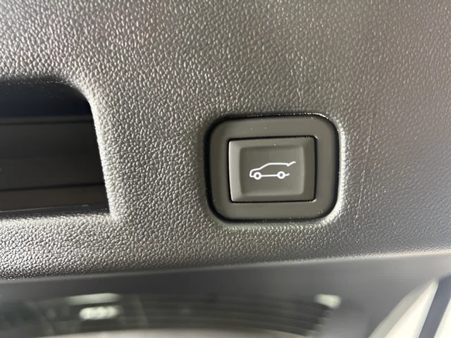 2026 GMC Acadia Denali - Photo 12