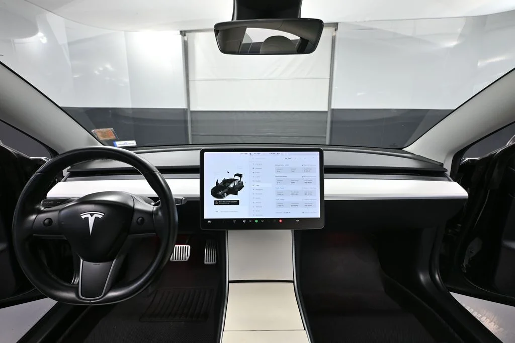 Used 2018 Black Tesla Long Range image 23