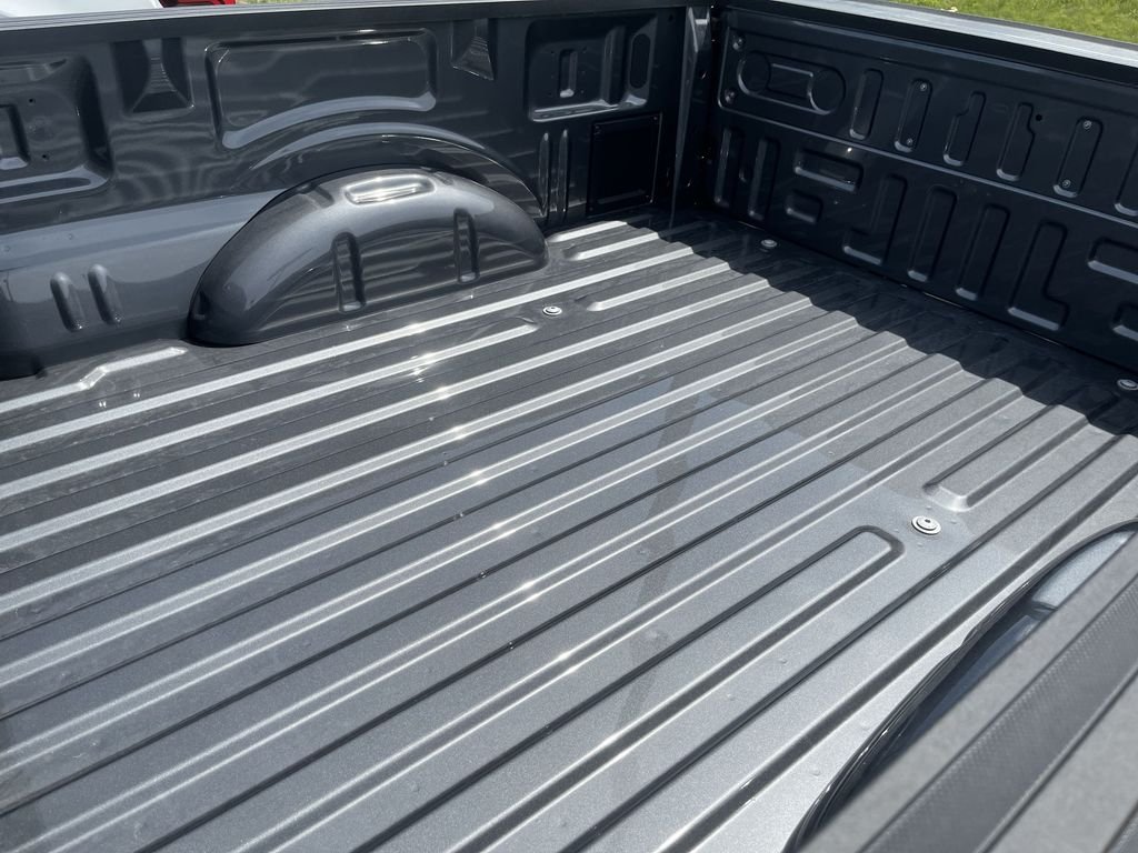 New 2026 Carbonized Gray Metallic Ford XLT image 22