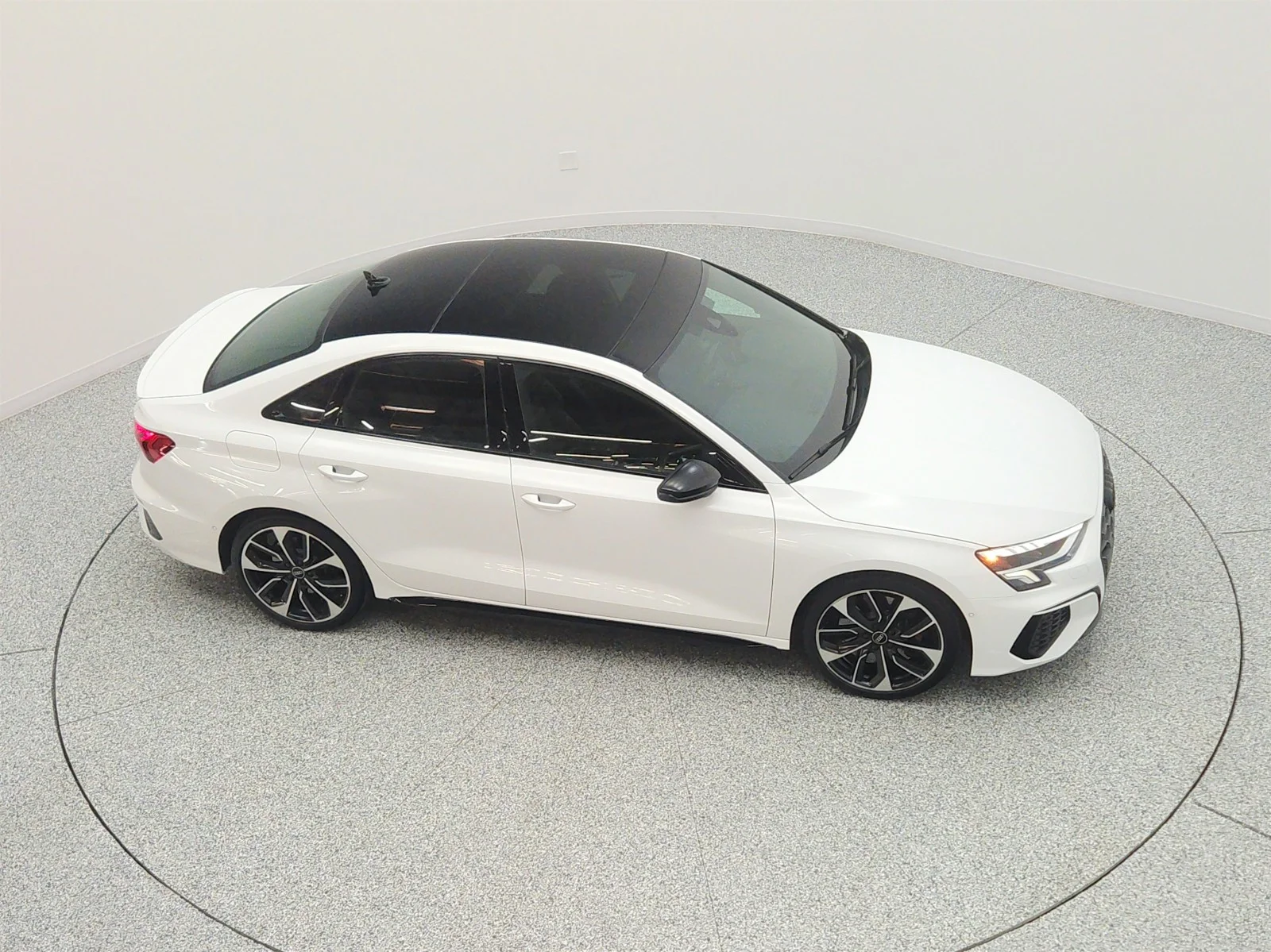 Used 2023 Ibis White Audi Premium 2.0 TFSI quattro image 25