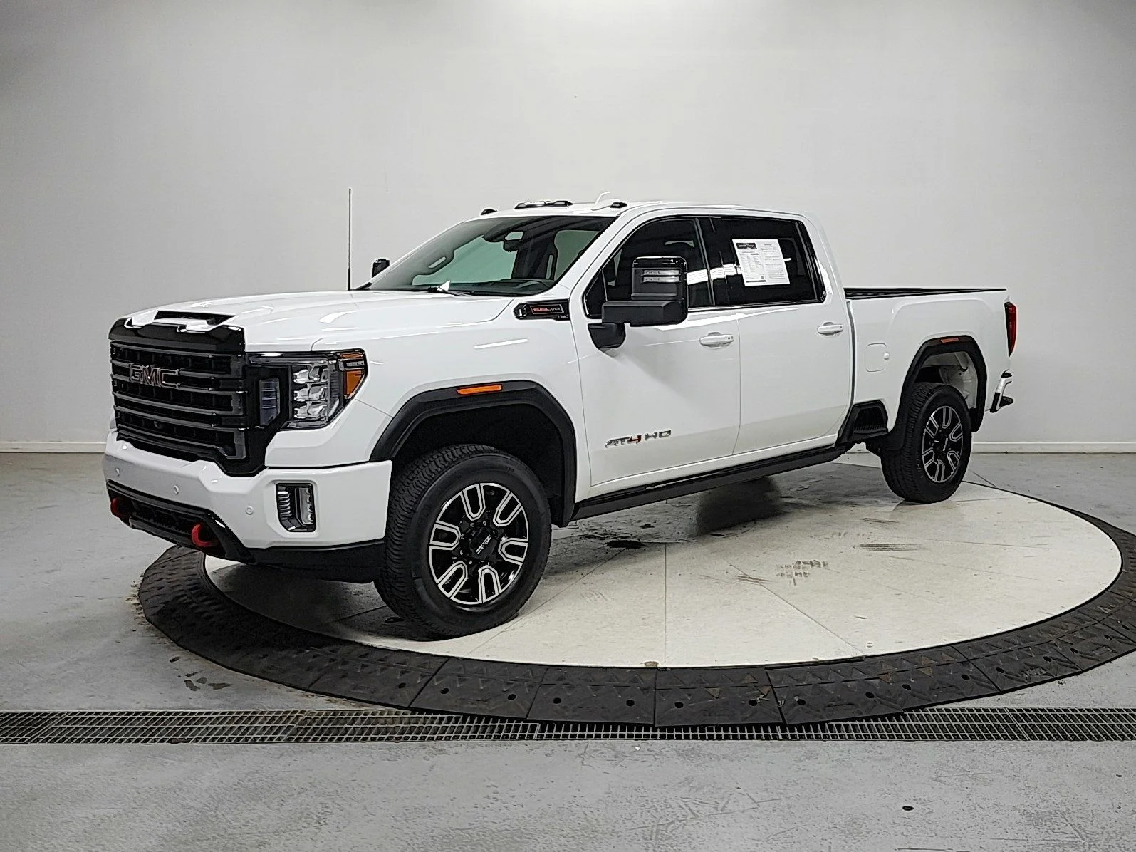 Used 2022 White GMC AT4 image 4