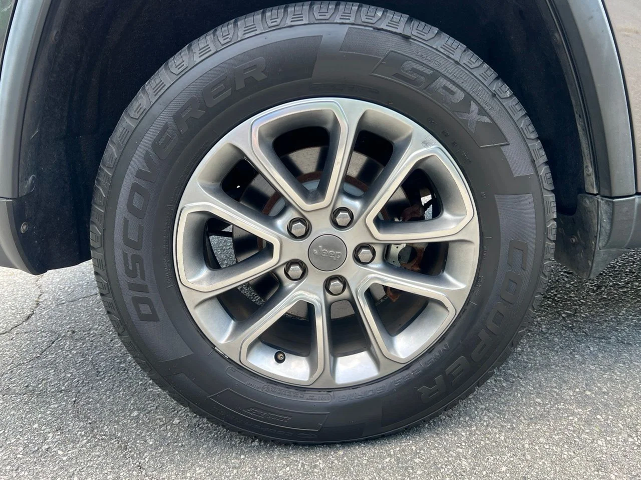Used 2015 Gray Jeep Limited image 12