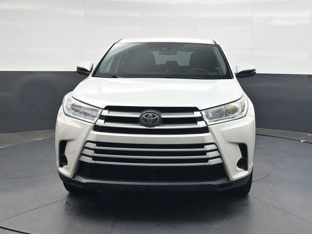 Used 2018 Blizzard Pearl Toyota LE image 9