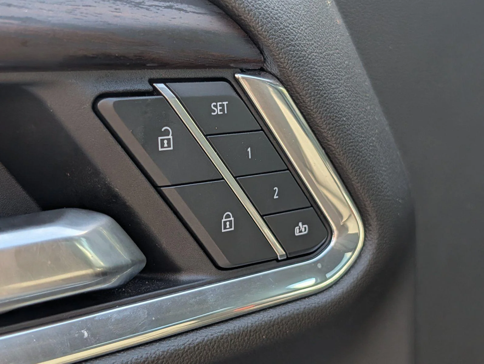 Used 2025 Sterling Metallic GMC SLT image 15