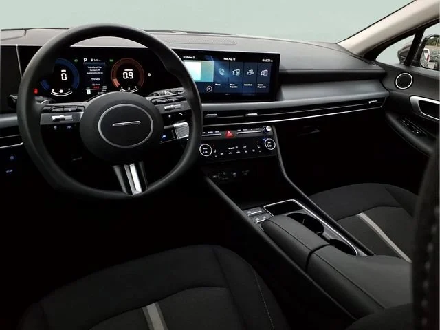 Used 2024  Hyundai SEL image 5