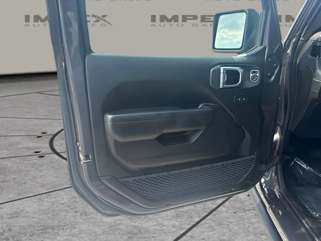 Used 2025 Gray Jeep Rubicon image 19