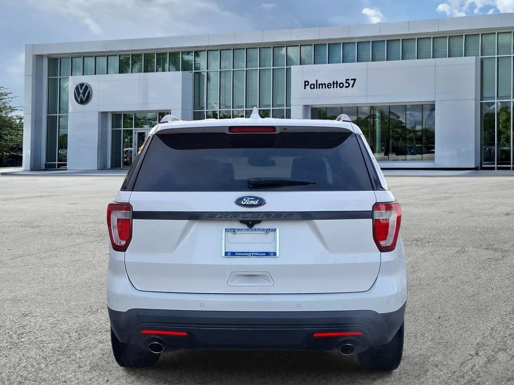 Used 2016 White Ford Limited image 5
