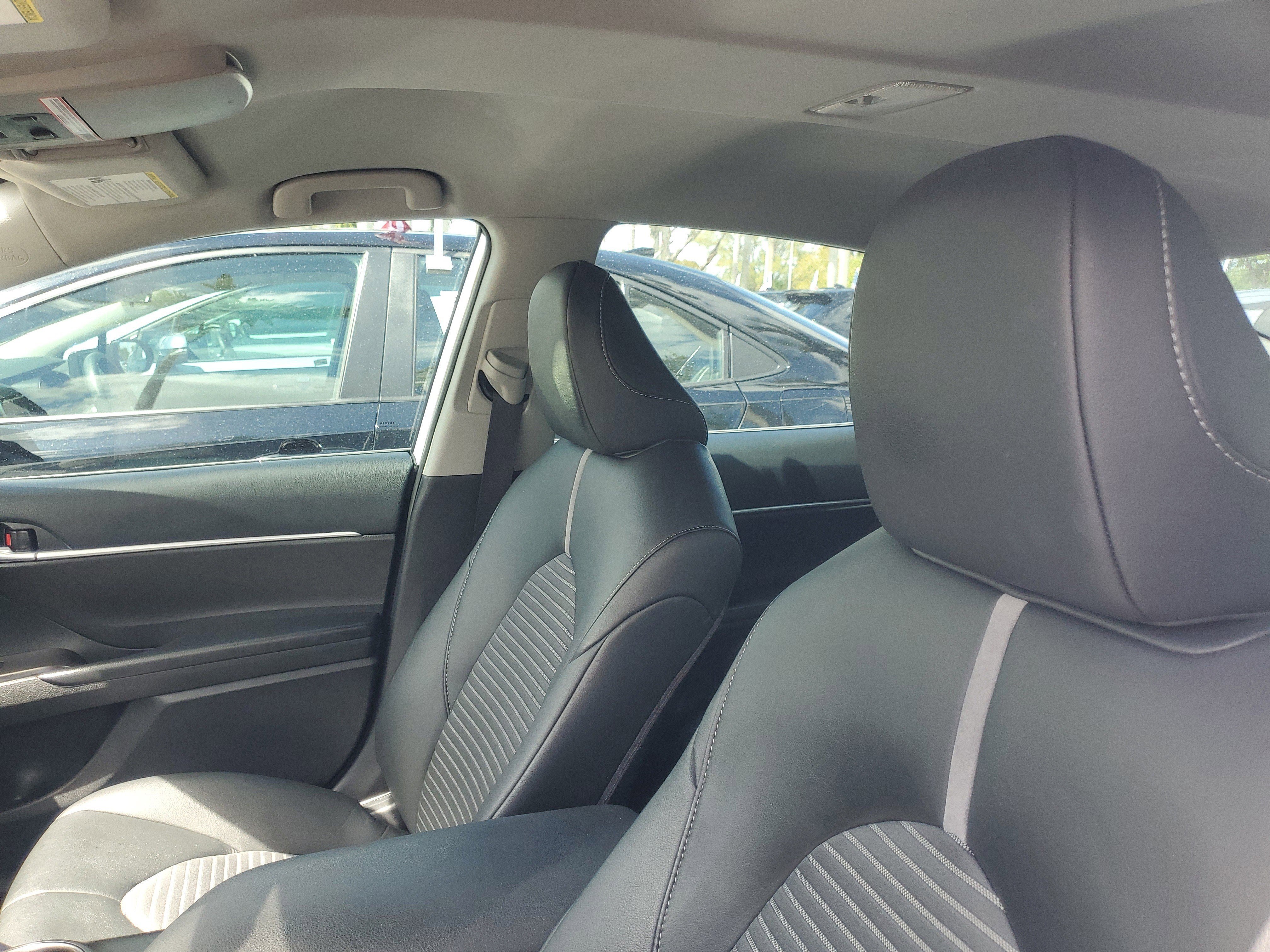 Used 2023 Ice Toyota SE image 17