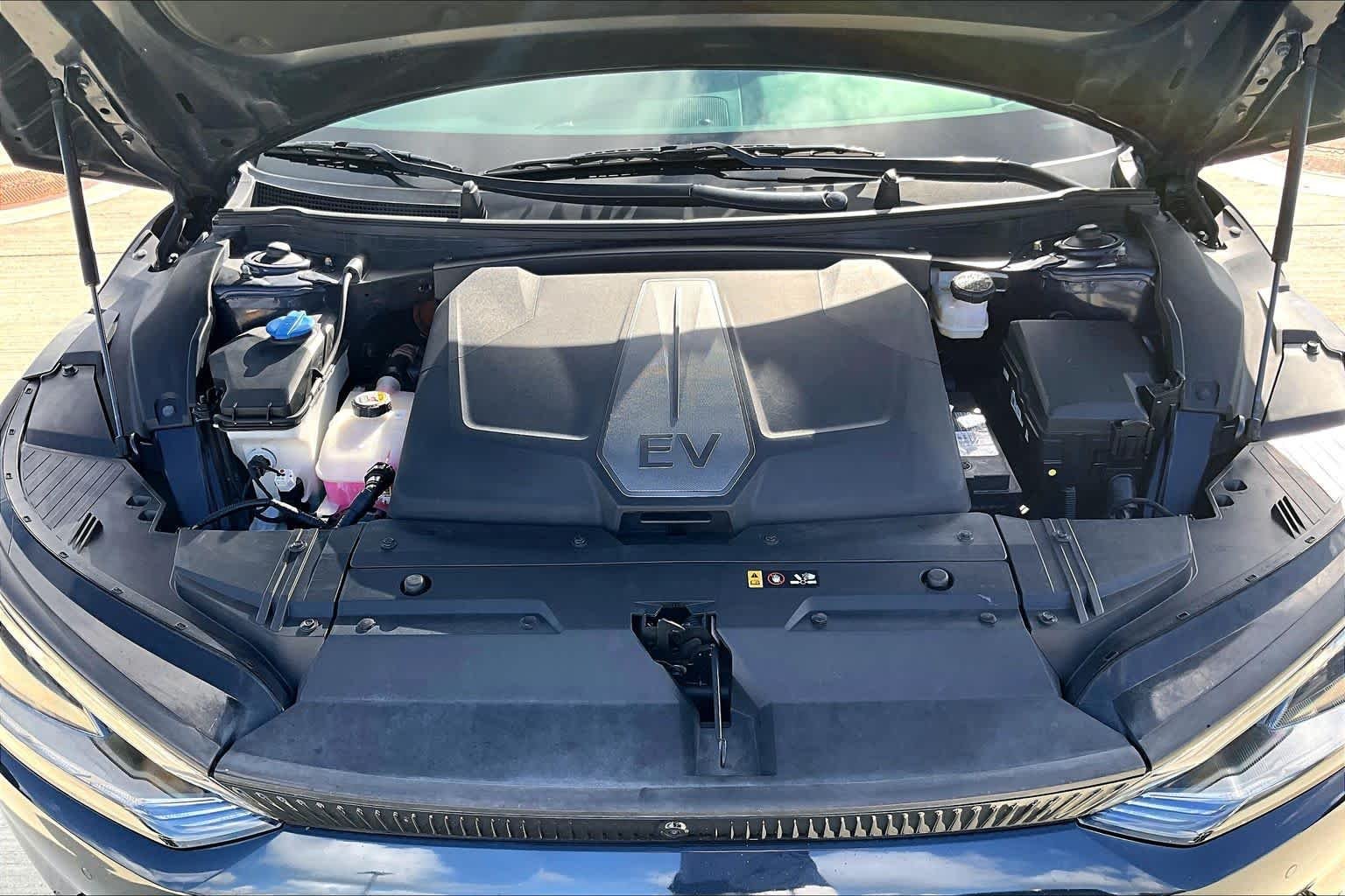 Used 2022 Gravity Blue Kia Wind image 29
