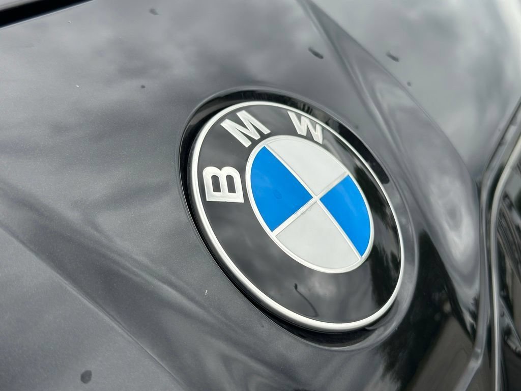 New 2026 Black Sapphire Metallic BMW 740i xDrive image 11