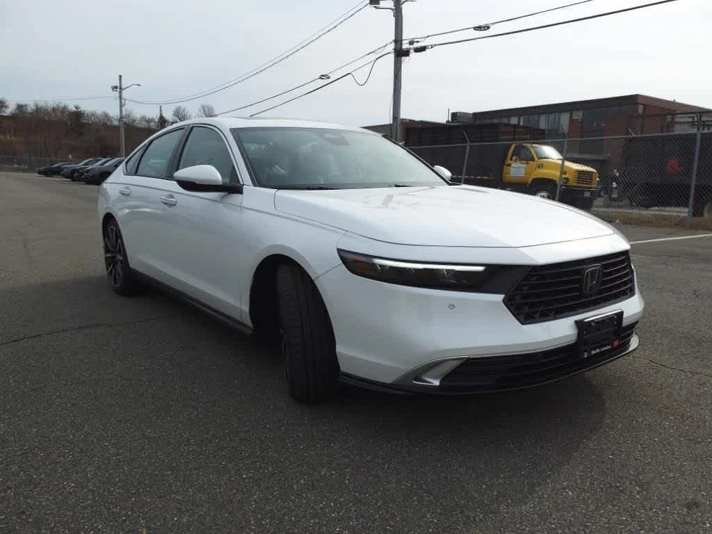 New 2026 Platinum White Pearl Honda Touring image 2