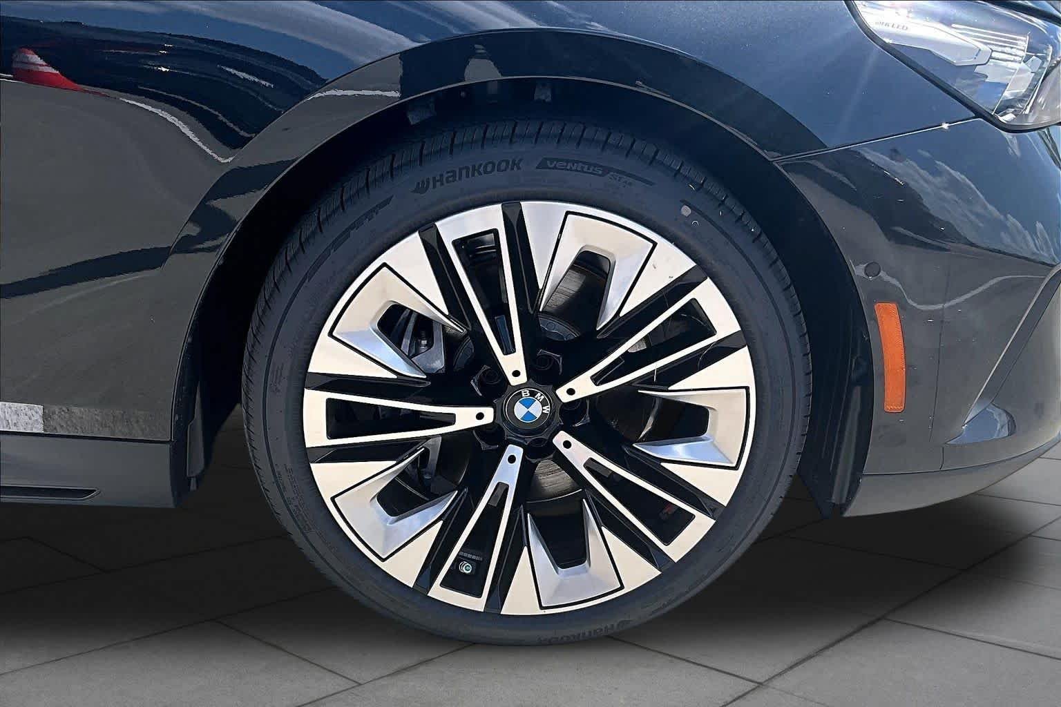 Used 2026 Black Sapphire Metallic BMW 540i xDrive image 10