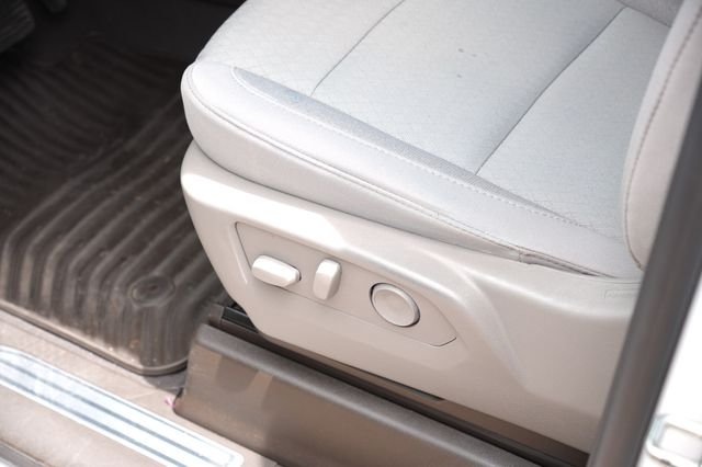 Used 2025 White Chevrolet LT image 16