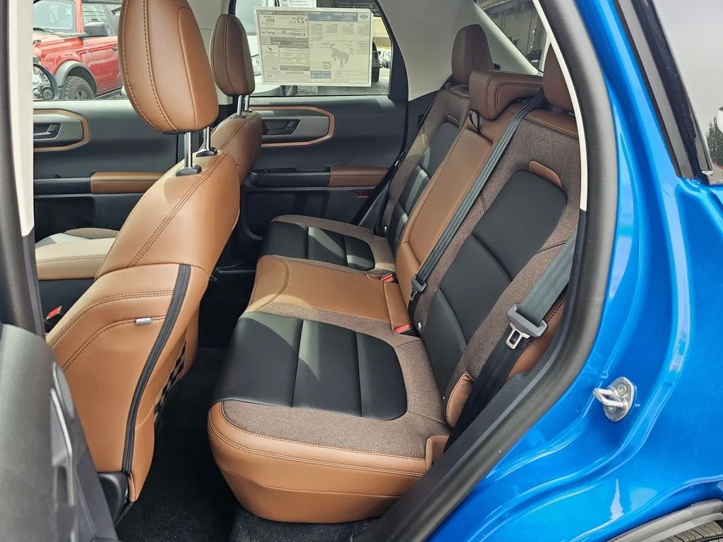 New 2025 Velocity Blue Metallic Ford Outer Banks® image 17