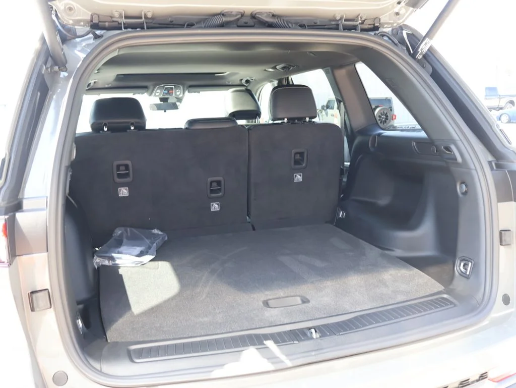 New 2027 Sting-Gray Clearcoat Jeep Laredo Altitude image 14