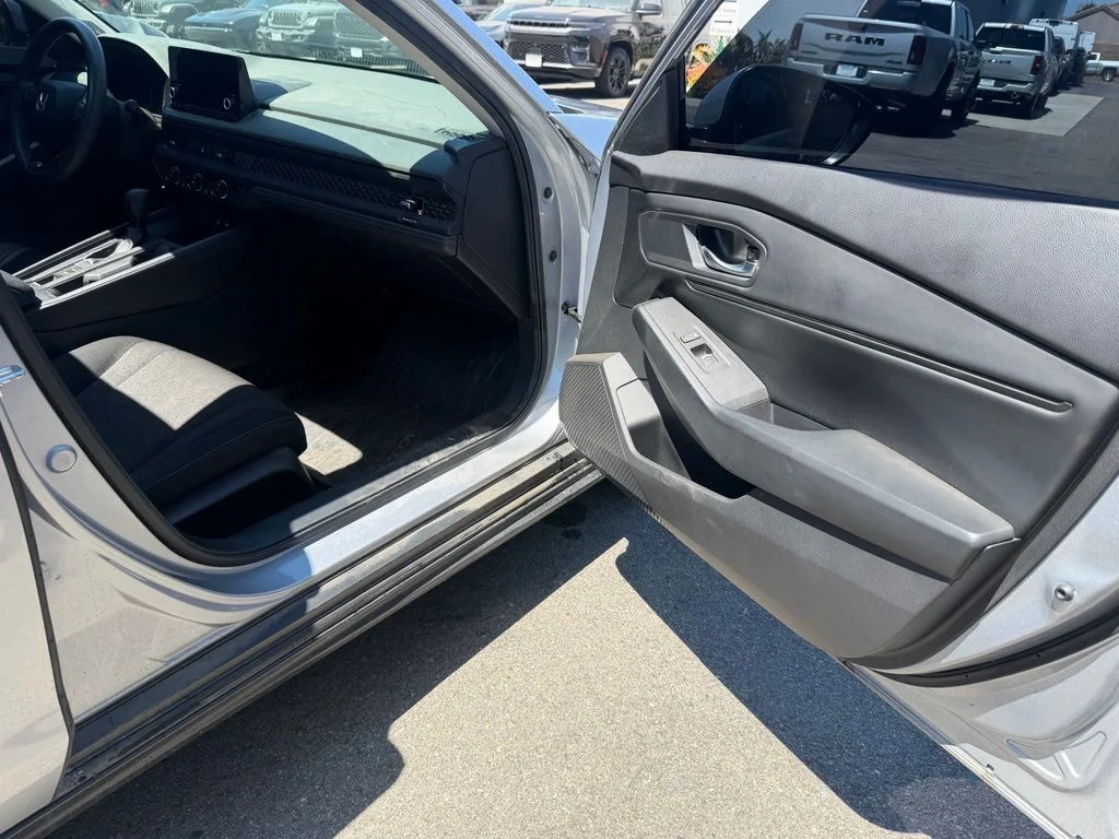 Used 2023 Silver Honda EX image 17