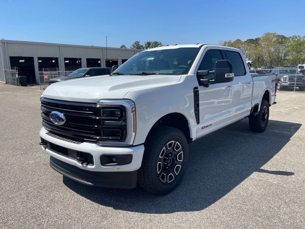 New 2026 Star White Metallic Tri-Coat Ford F-250® Platinum® image 2