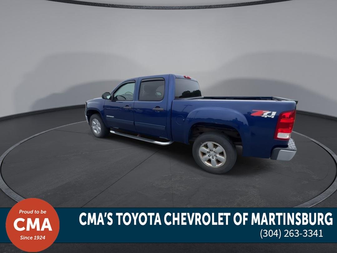 Used 2013 Heritage Blue Metallic GMC SLE image 6